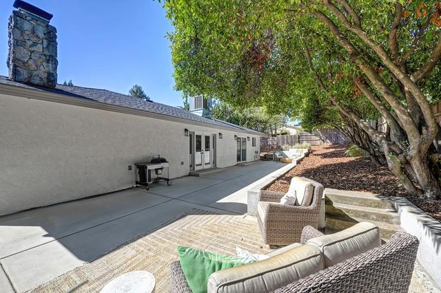 12695 Manor Way, Auburn, CA 95603