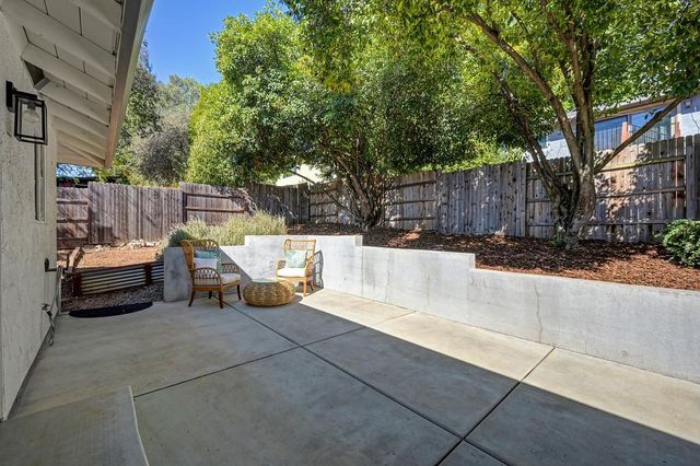 12695 Manor Way, Auburn, CA 95603