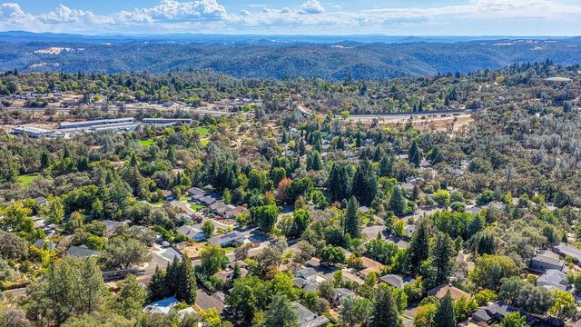 12695 Manor Way, Auburn, CA 95603