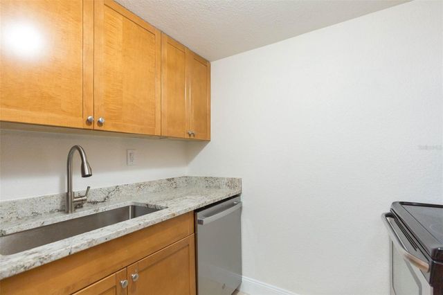 5221 S BAYSHORE BOULEVARD 10, Tampa, FL 33611