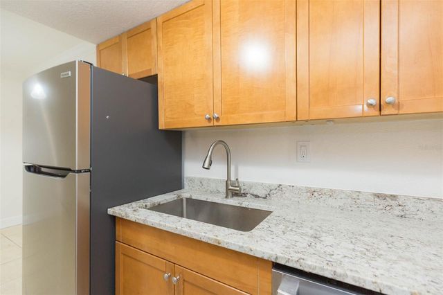 5221 S BAYSHORE BOULEVARD 10, Tampa, FL 33611