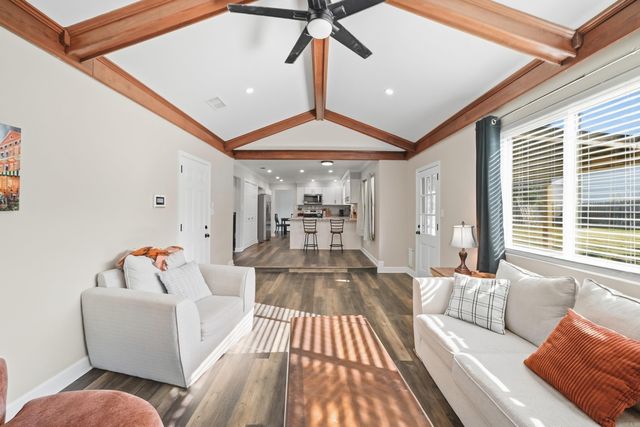13 Coachlight Drive, Little Rock, AR 72227