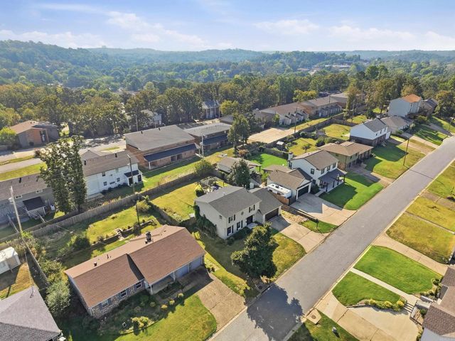 13 Coachlight Drive, Little Rock, AR 72227