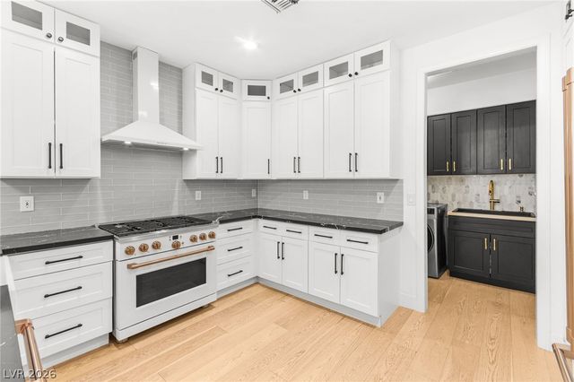 1920 Summer Palm Place 103, Las Vegas, NV 89134