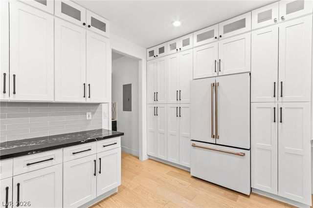 1920 Summer Palm Place 103, Las Vegas, NV 89134