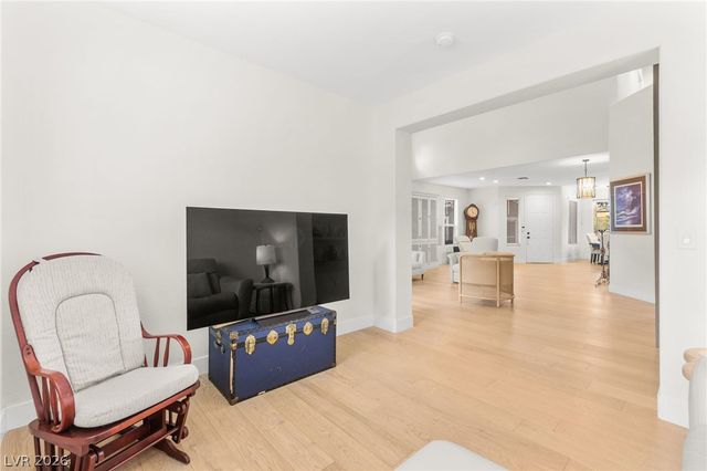 1920 Summer Palm Place 103, Las Vegas, NV 89134