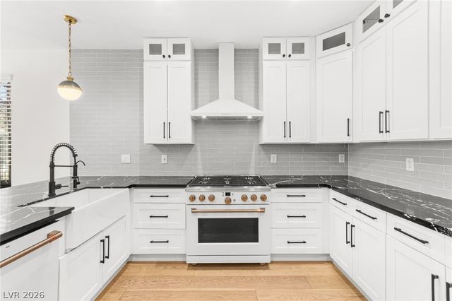 1920 Summer Palm Place 103, Las Vegas, NV 89134