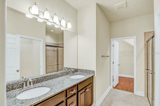 5816 VILLAGE CENTER DRIVE, Lithia, FL 33547