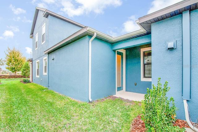 5816 VILLAGE CENTER DRIVE, Lithia, FL 33547