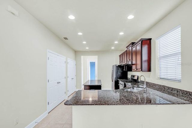 5816 VILLAGE CENTER DRIVE, Lithia, FL 33547