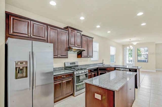 5816 VILLAGE CENTER DRIVE, Lithia, FL 33547
