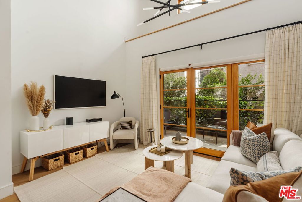 1035 N Vista Street, West Hollywood, CA 90046 — photo 3