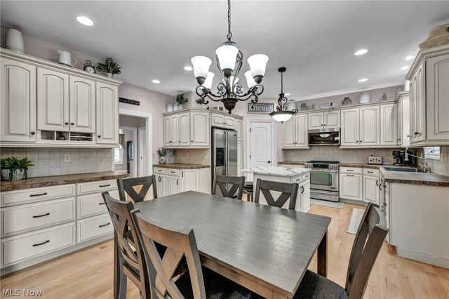 533 Terra Verde Avenue, Columbiana, OH 44408