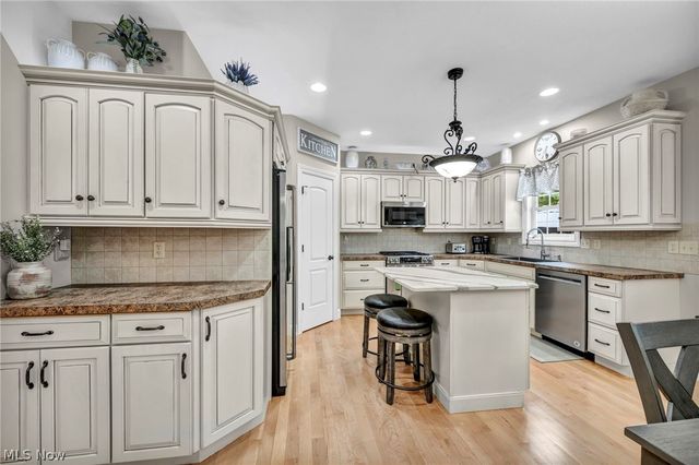 533 Terra Verde Avenue, Columbiana, OH 44408