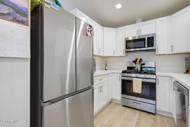 29105 E Thousand Oaks Boulevard E, Agoura Hills, CA 91301