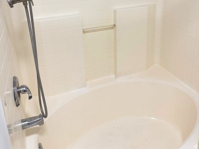 60 HAMPTON PL, Logan, UT 84341