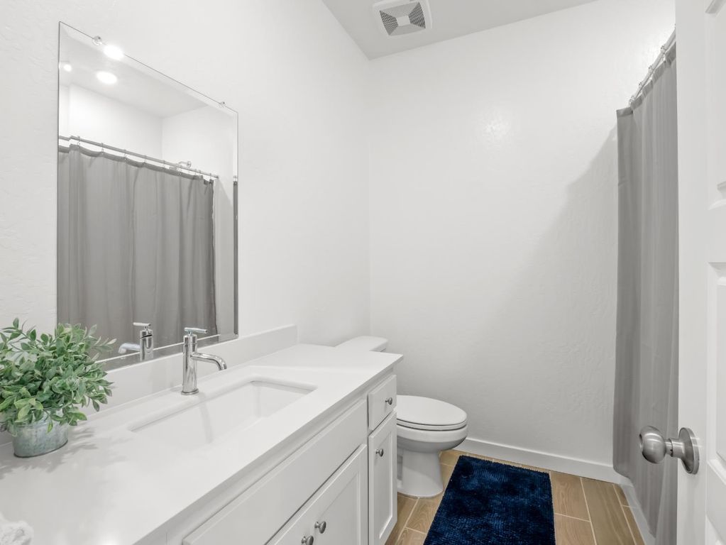 Image 20 of property listing at 1094 Sawtooth Drive W, Madera, CA 93636