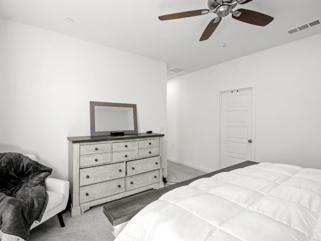 Image 32 of property listing at 1094 Sawtooth Drive W, Madera, CA 93636
