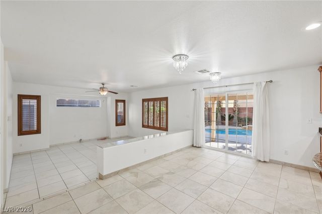 9983 Willowbrook Pond Road, Las Vegas, NV 89148