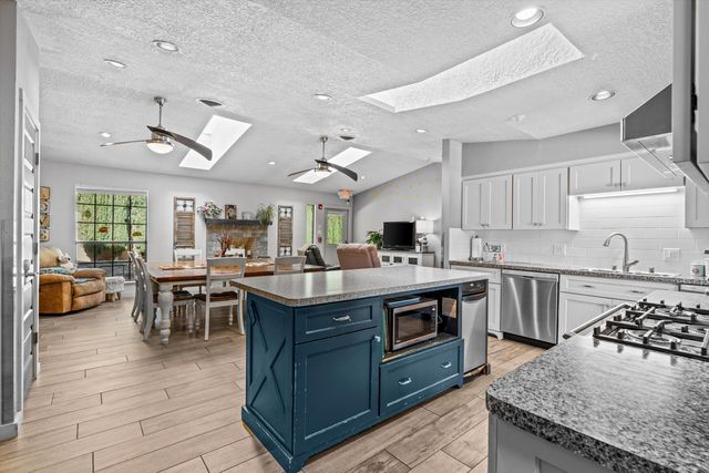 1711 Park Avenue SW, Albuquerque, NM 87104