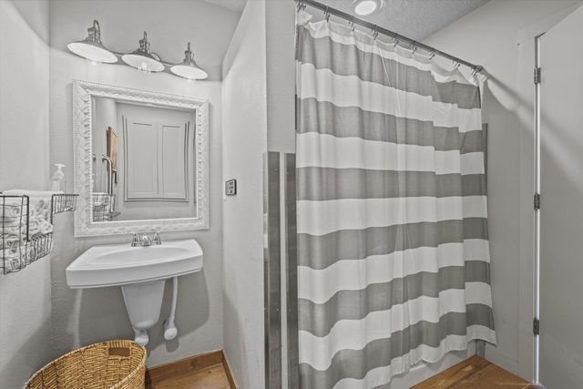 1711 Park Avenue SW, Albuquerque, NM 87104