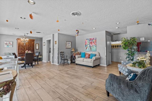 1711 Park Avenue SW, Albuquerque, NM 87104