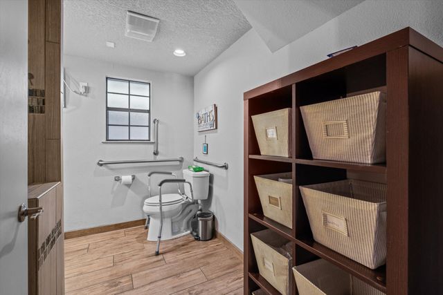 1711 Park Avenue SW, Albuquerque, NM 87104