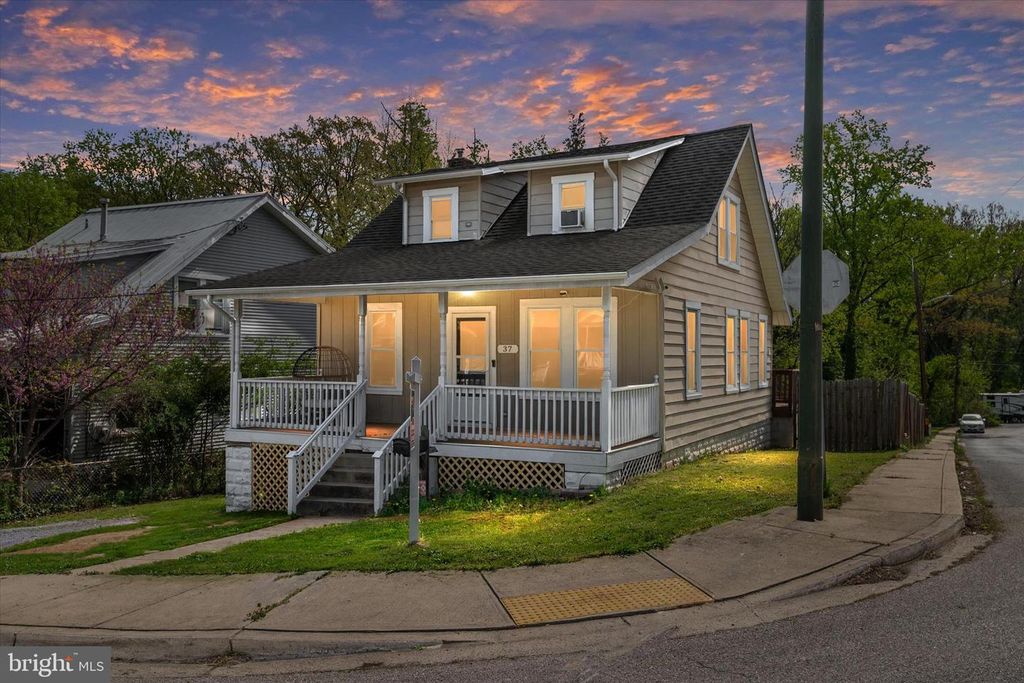 Image 1 of property listing at 37 PATAPSCO RD, Linthicum Heights, MD 21090