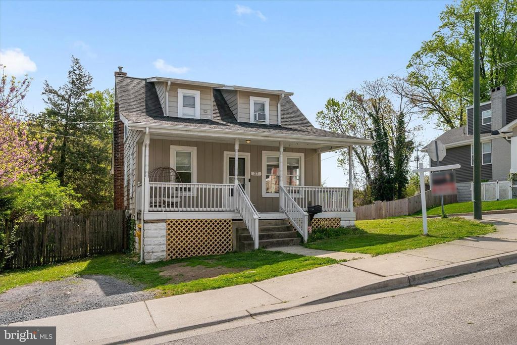 Image 2 of property listing at 37 PATAPSCO RD, Linthicum Heights, MD 21090