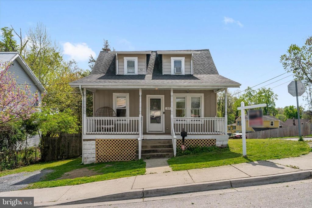 Image 3 of property listing at 37 PATAPSCO RD, Linthicum Heights, MD 21090