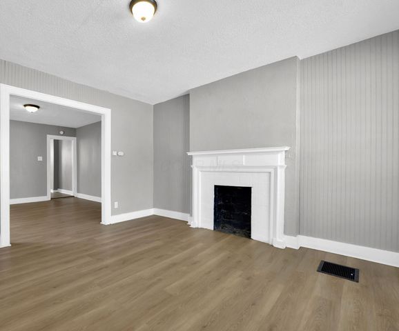 1095 -1097 E 21st Avenue, Columbus, OH 43211
