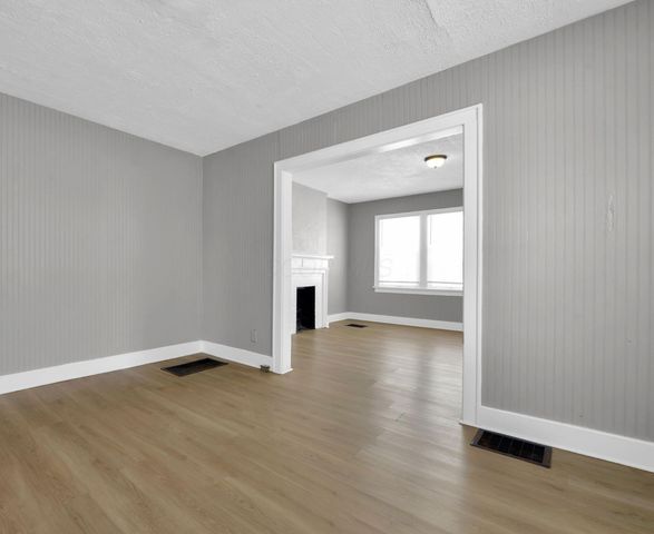 1095 -1097 E 21st Avenue, Columbus, OH 43211