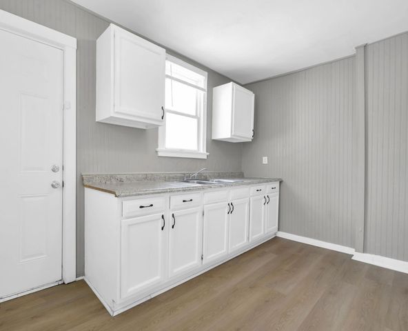 1095 -1097 E 21st Avenue, Columbus, OH 43211