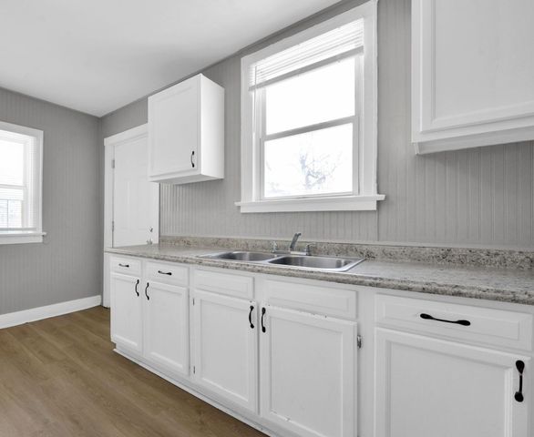 1095 -1097 E 21st Avenue, Columbus, OH 43211