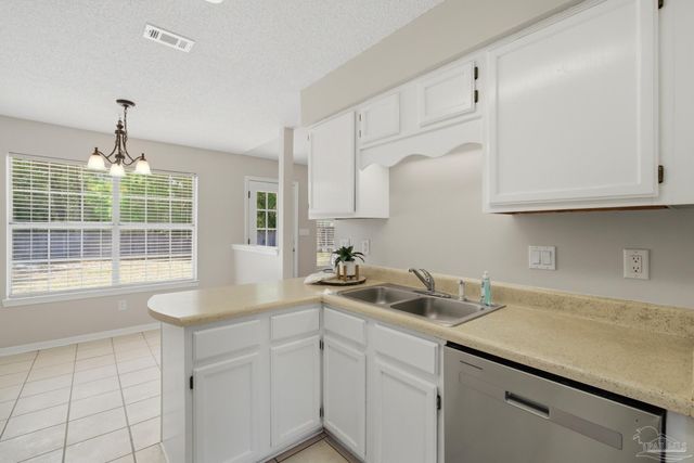 1513 Lighthouse Ct, Gulf Breeze, FL 32563