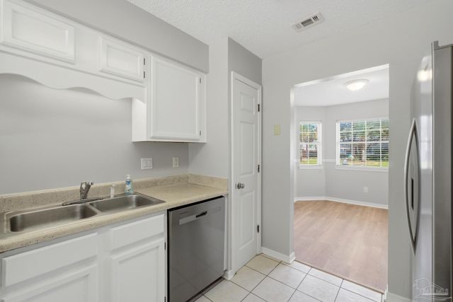 1513 Lighthouse Ct, Gulf Breeze, FL 32563