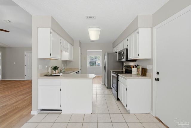 1513 Lighthouse Ct, Gulf Breeze, FL 32563