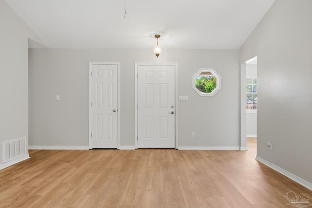 1513 Lighthouse Ct, Gulf Breeze, FL 32563