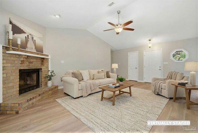 1513 Lighthouse Ct, Gulf Breeze, FL 32563