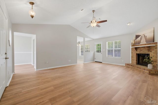 1513 Lighthouse Ct, Gulf Breeze, FL 32563