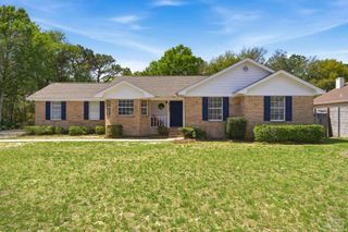 1513 Lighthouse Ct, Gulf Breeze, FL 32563