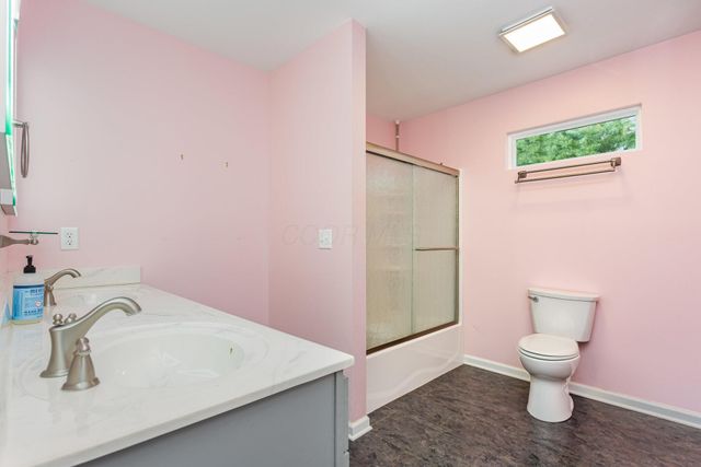 3340 Stringtown Road NE, Lancaster, OH 43130