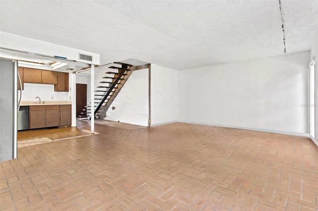 2075 LAKEWOOD CLUB DRIVE S 6A, St Petersburg, FL 33712