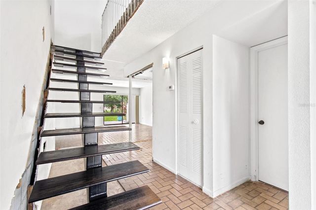 2075 LAKEWOOD CLUB DRIVE S 6A, St Petersburg, FL 33712