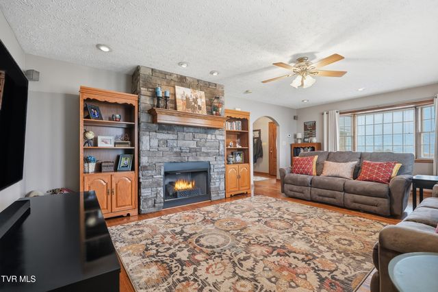 4052 Purchase Ridge Road, Duffield, VA 24244