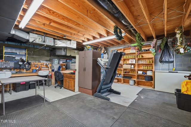 4052 Purchase Ridge Road, Duffield, VA 24244