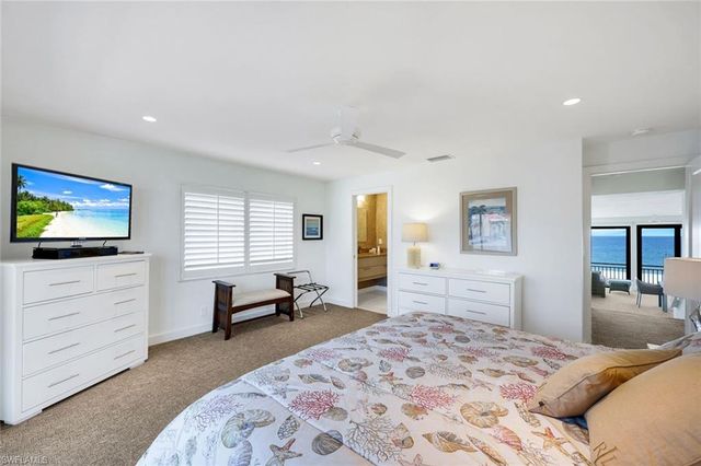 2211 Gulf Shore BLVD N # C4, Naples, FL 34102