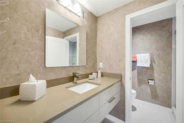 2211 Gulf Shore BLVD N # C4, Naples, FL 34102