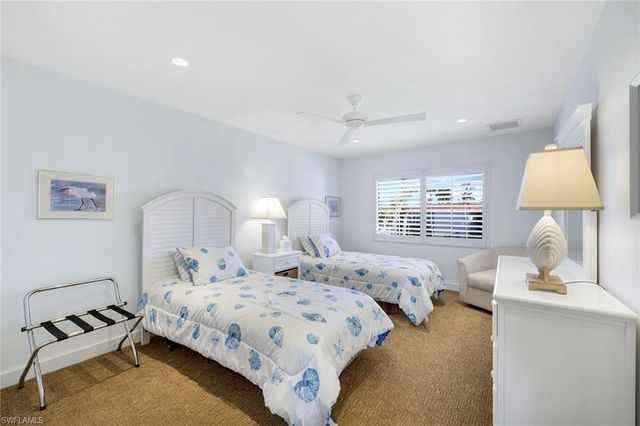 2211 Gulf Shore BLVD N # C4, Naples, FL 34102