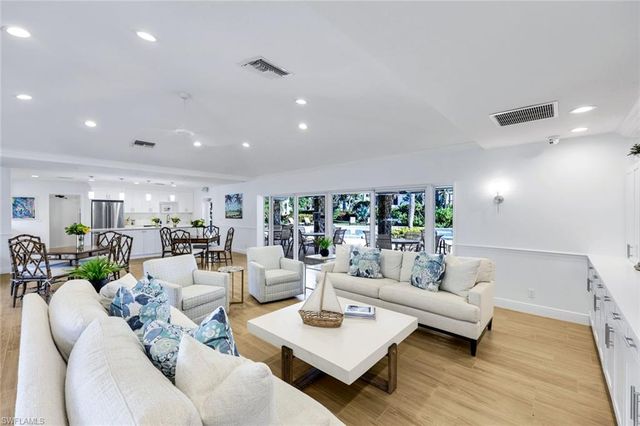 2211 Gulf Shore BLVD N # C4, Naples, FL 34102